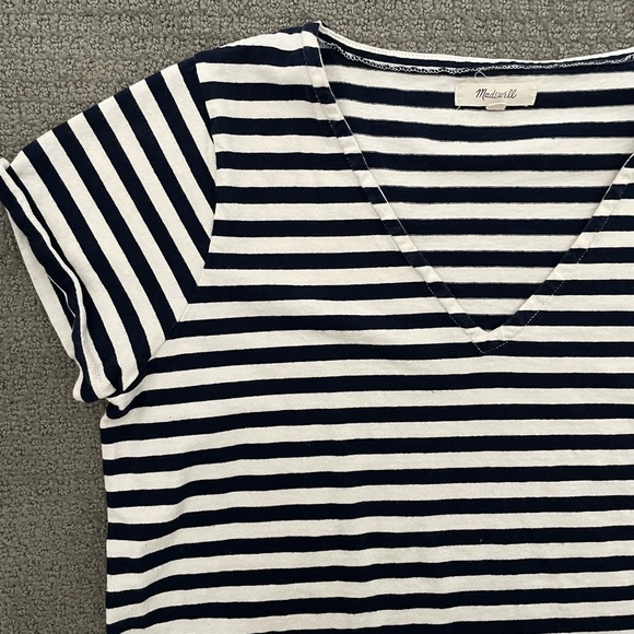 Madewell navy and blue striped crop top (size small) - Picture 2 of 4
